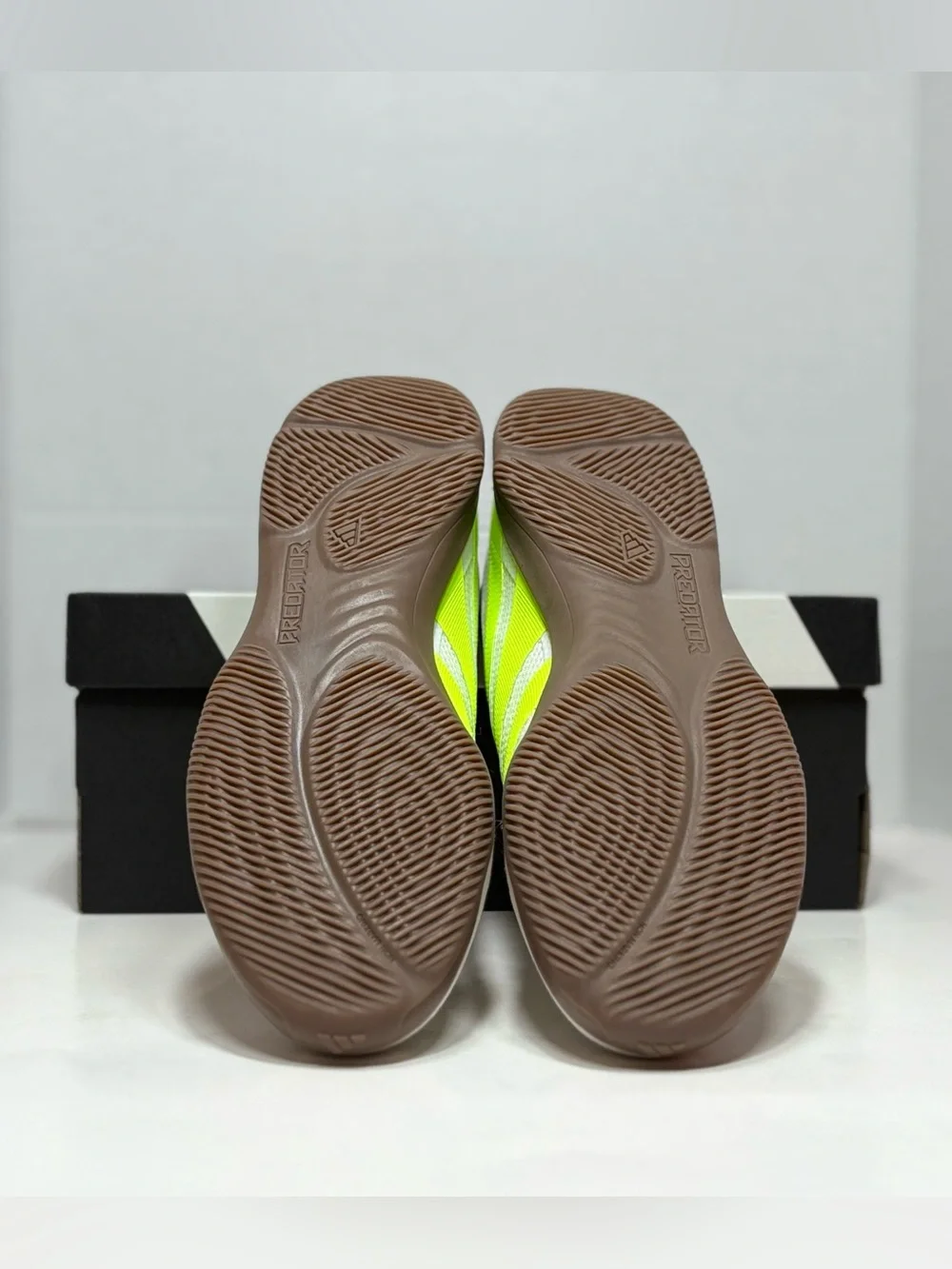 adidas Predator Indoor Soccer Shoes Sneakers JI1159 White Neon Yellow Men’s 5.5